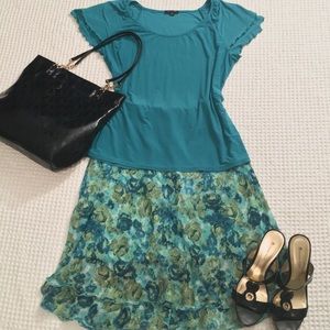 Notations Skirt Set. SZ L. Solid Top/Floral Skirt